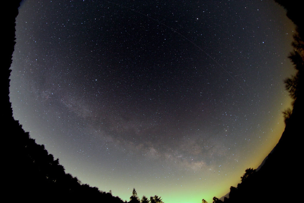 魚眼レンズによる夏の天の川